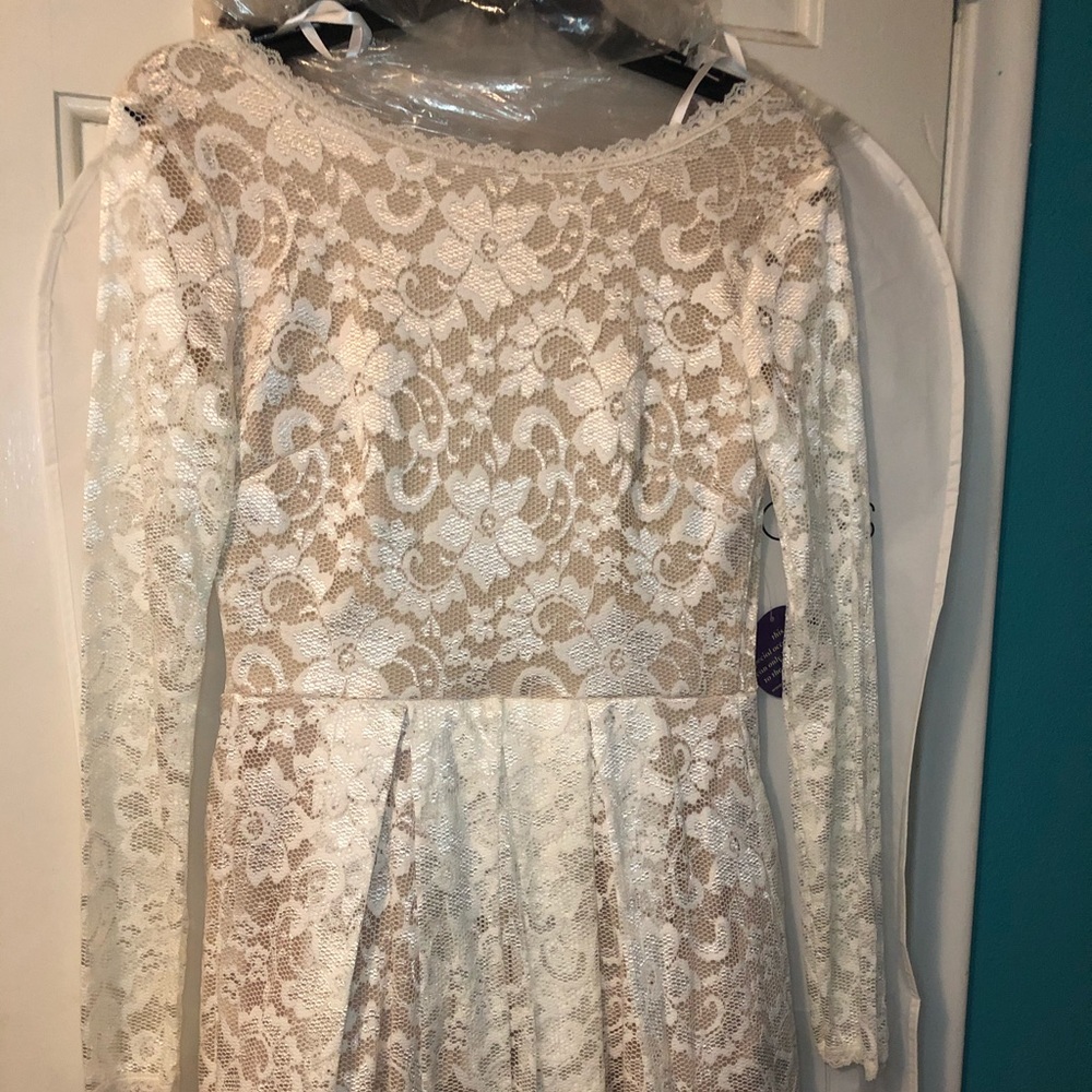 White mini long sleeve dress